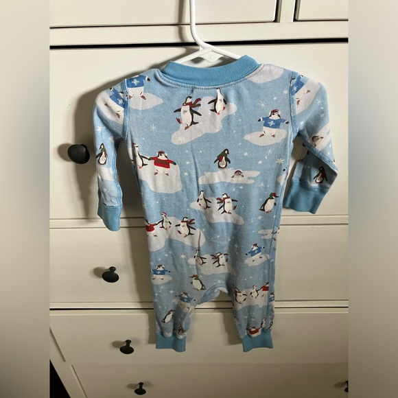 Hanna Andersson Penguin Onesie - Picture 6 of 6